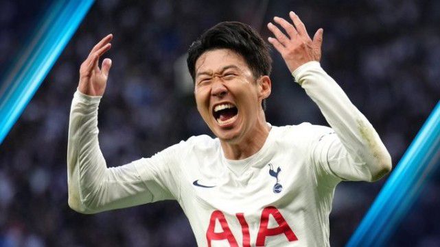 “曼城在赛季末仍然会在争冠行列，但事实上他们正在丢分，这给了其他球队在最后阶段与他们争夺冠军的机会。
